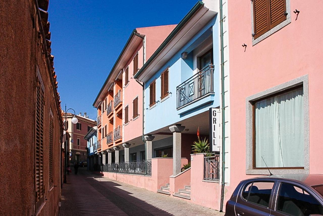 Carlo Felice Apartment Санта Тереза Галура Екстериор снимка
